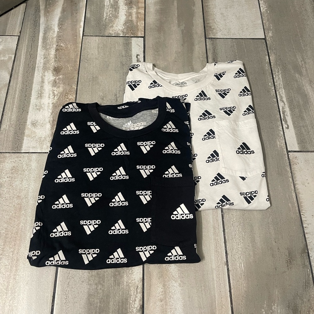 Adidas Boys Black and White Logo T-Shirt bundle